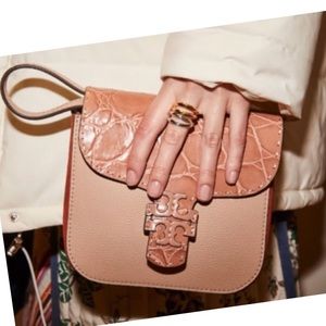 🎉 HP 10/31 🎉 Tory Burch Leather Crossbody